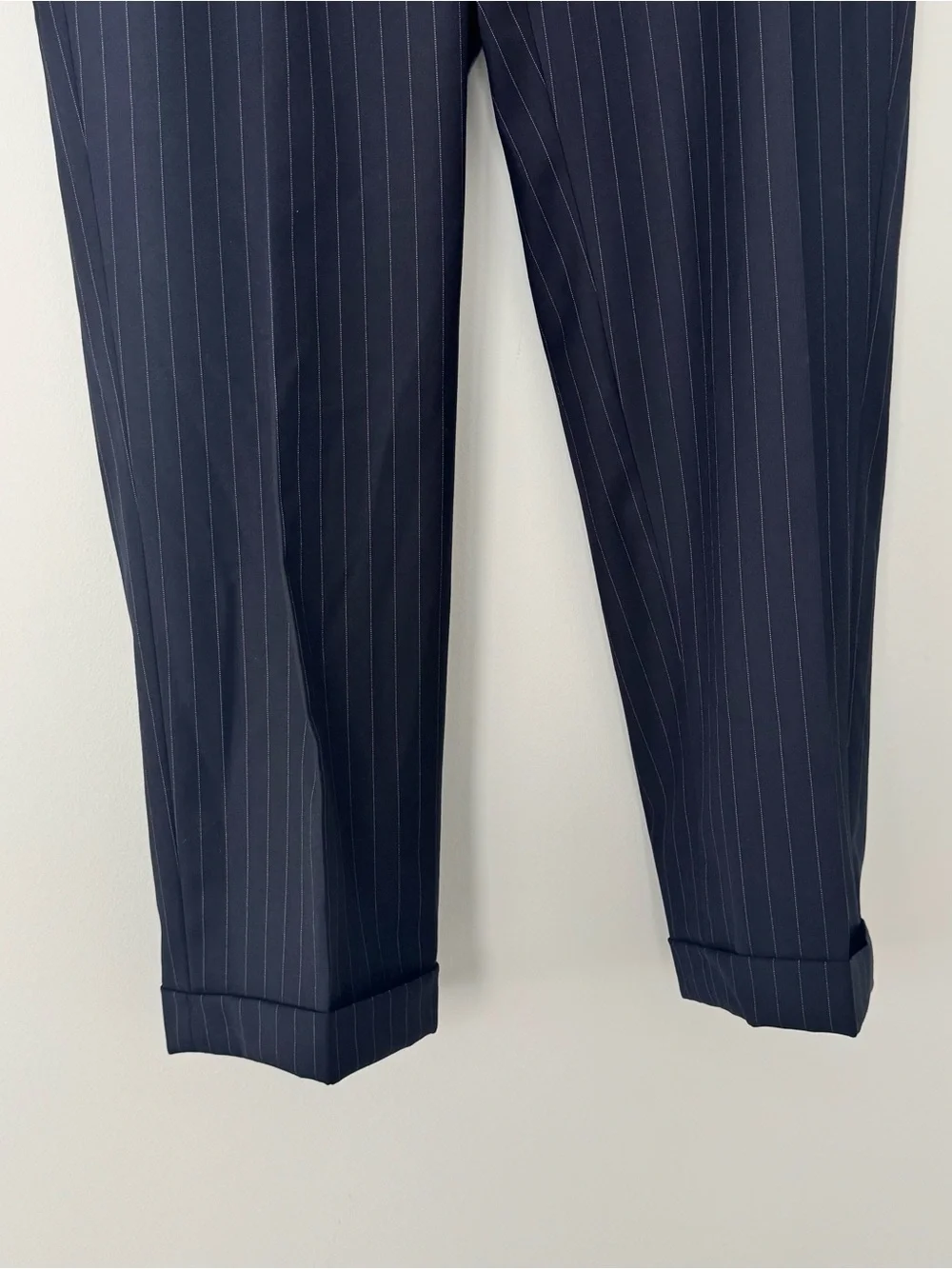 Hart Schaffner Marx 2 pc Suit 44R 40x32 Navy Blue Pinstripe Wool Blazer USA Made